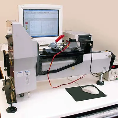 Solenoidlerin strok kuvvetini ölçmek için yatay olarak yönlendirilmiş test standı
